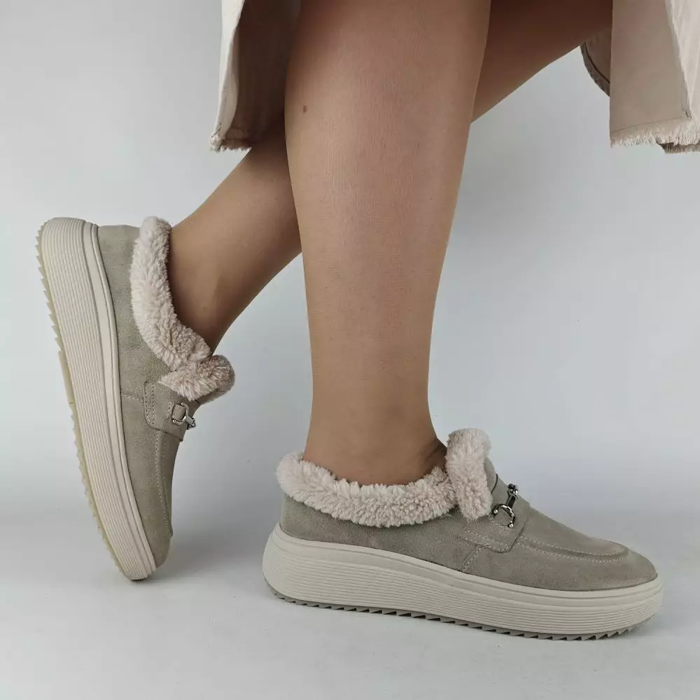 Женские зимние ботинки низкие MYZ 0081 ЛАТТЕ из натуральной замши Latte — изображение 2